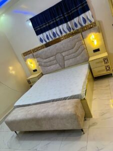 Ensemble de Chambre à Coucher "Oasis Gold" – Beige & Or avec Banquette et Éclairage Intégré