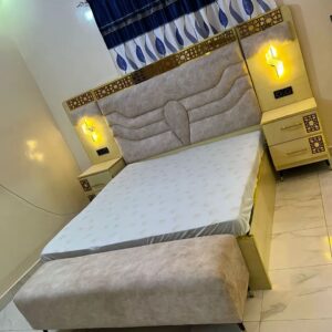 Ensemble de Chambre à Coucher "Oasis Gold" – Beige & Or avec Banquette et Éclairage Intégré